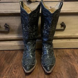 Women’s Black Corral pointy toe boots.